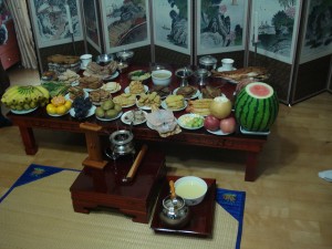 A table laid out to celebrate the Korean Thanksgiving, a celebration called Chuseok. 