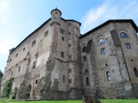 Top-Places-to-Visit-in-Slovakia-Old-Castle